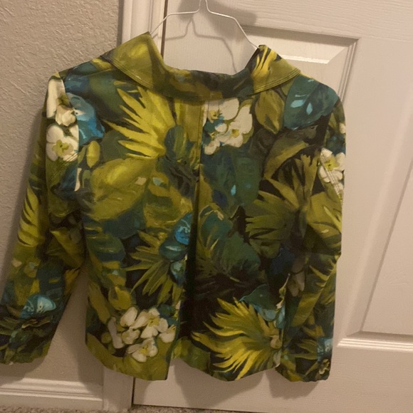 Chico’s floral jacket in green, blue and black. - Picture 4 of 4